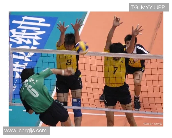 上海排球队在排球团队协作排行榜中荣登第七名展现出强大实力与团队精神 上海排球队在排球团队协作排行榜中荣登第七名展现出强大实力与团队精神